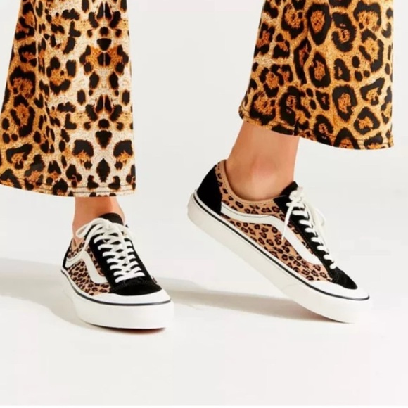 Mini Low Top Leopard Vans - Picture 1 of 7
